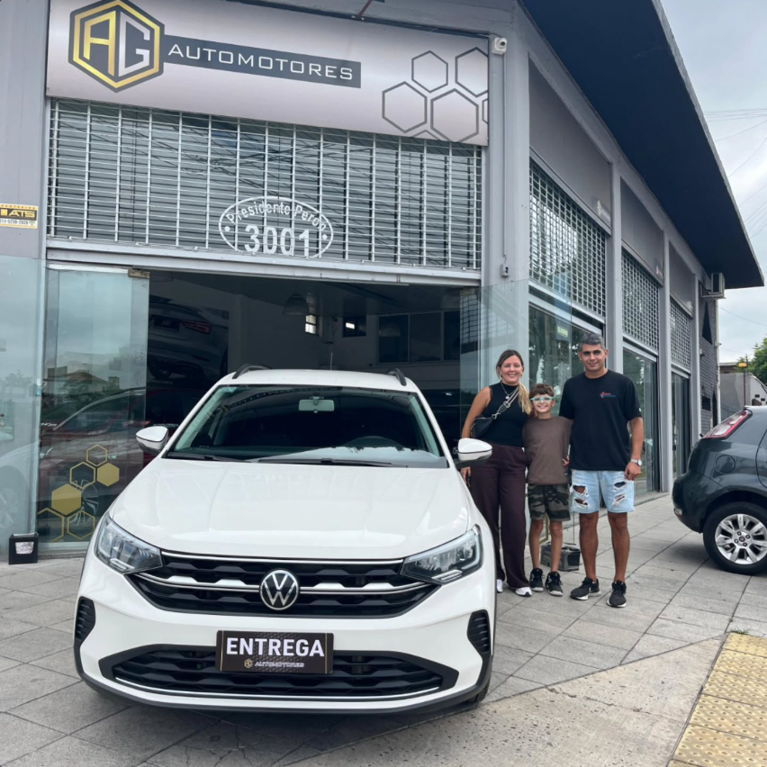 Familia con VW Nivus