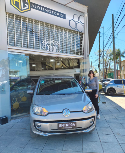Analia con VW Up